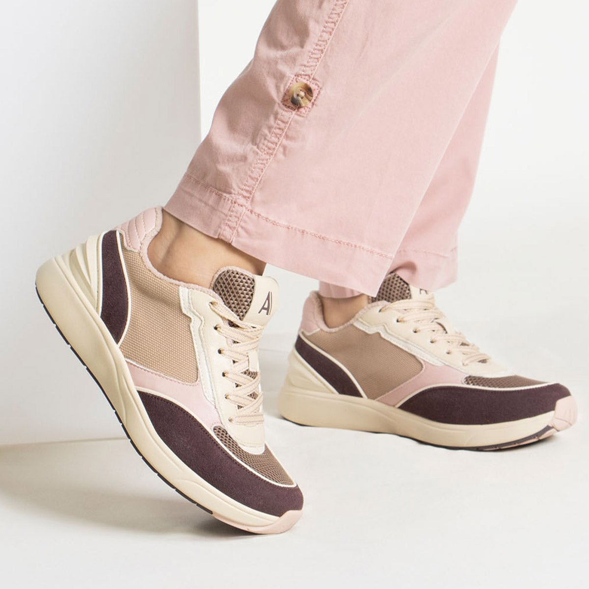 Embyr Chery Lacquer Shoe - Image 2